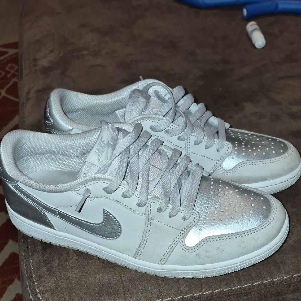 Nike Silver and White Men's Sneakers